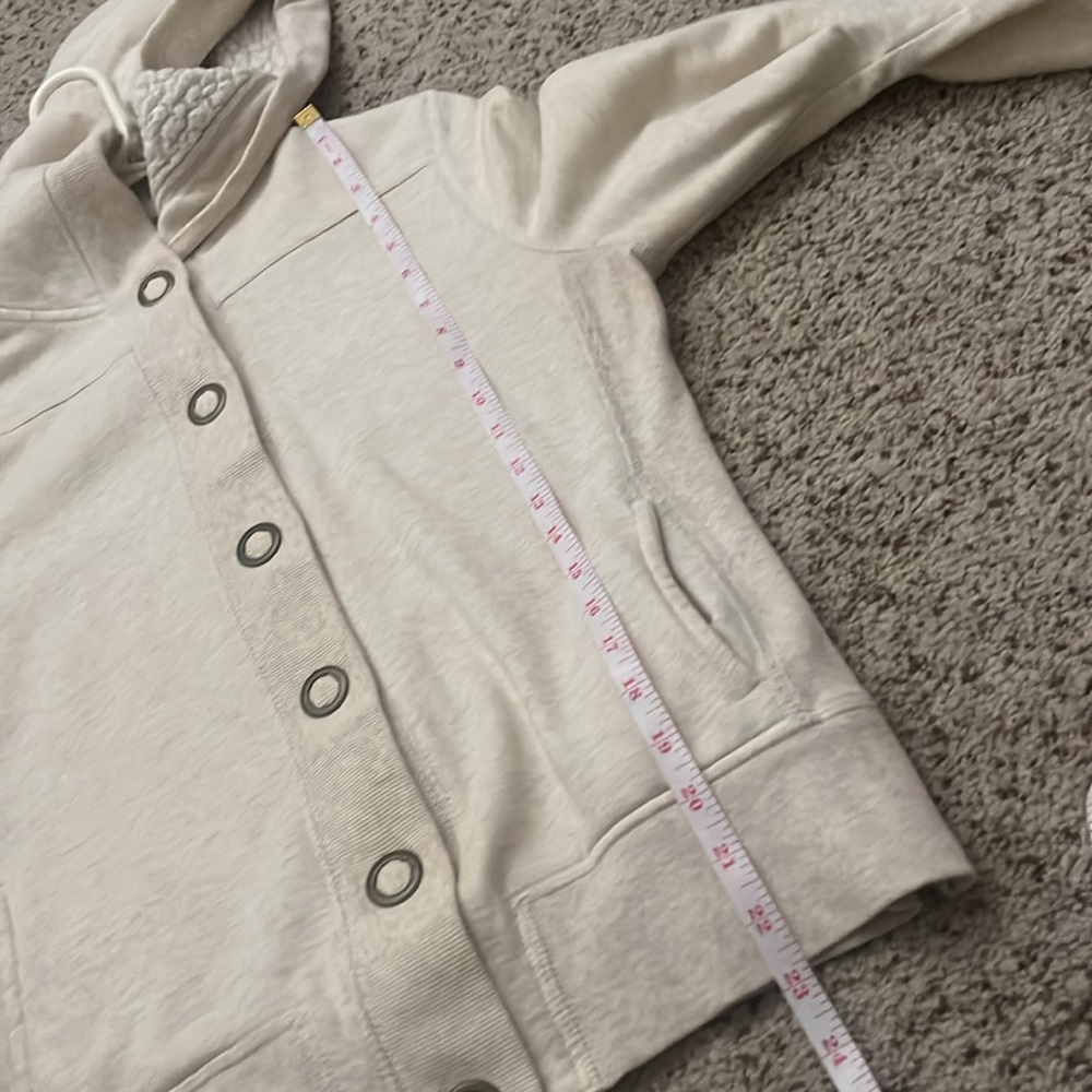 So cream button down hooded sweat shirt - Picture 9 of 9